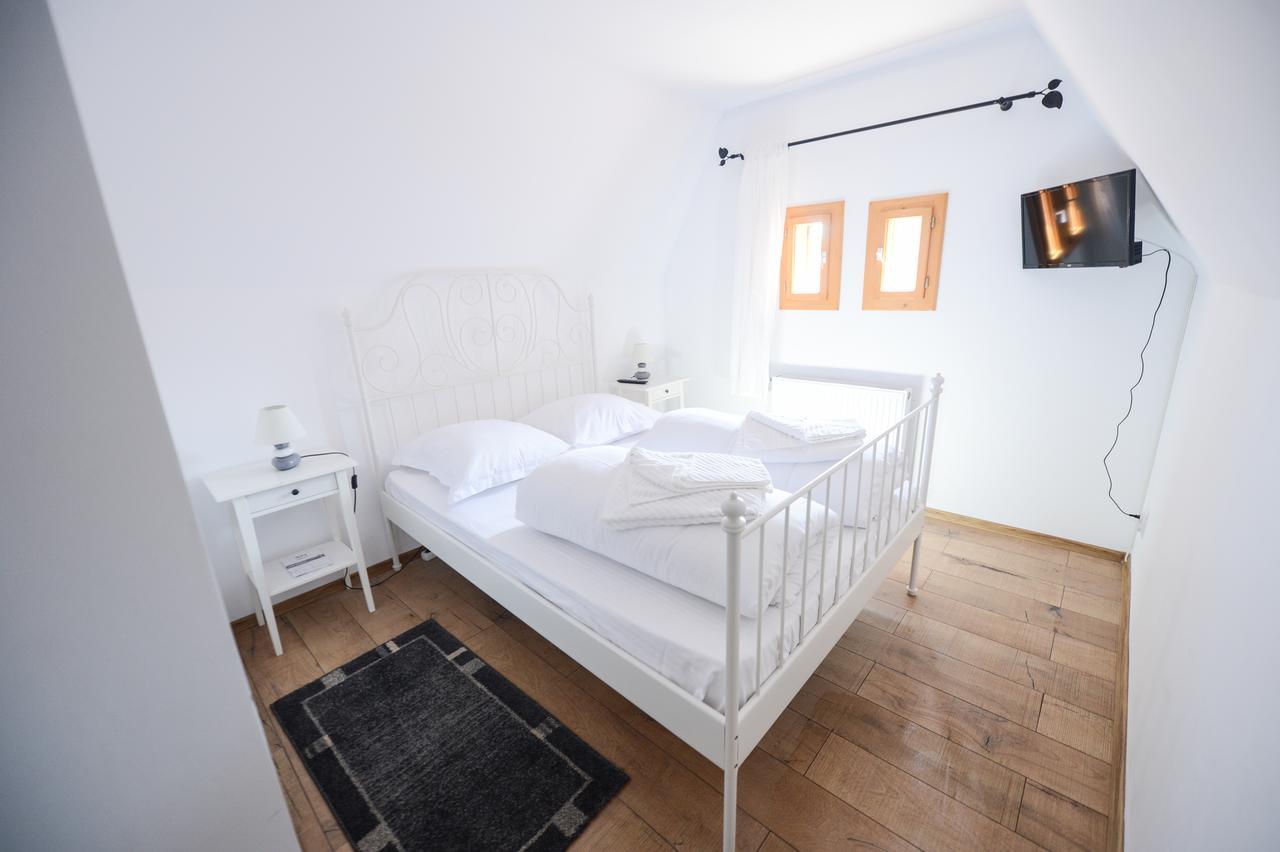 Casa Paulini Appartement Cisnadioara Buitenkant foto
